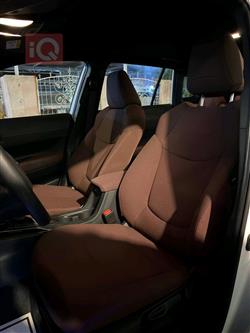 تۆیۆتا کۆرۆلا کرۆس